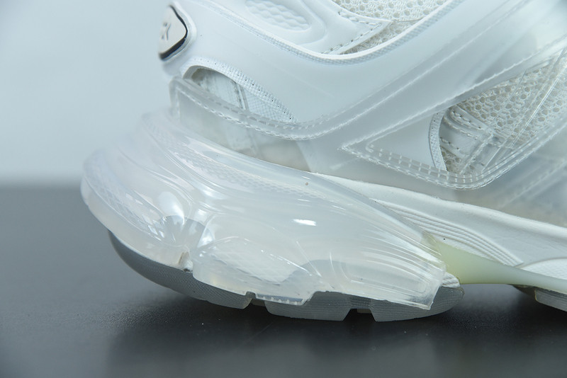 bc track sneaker