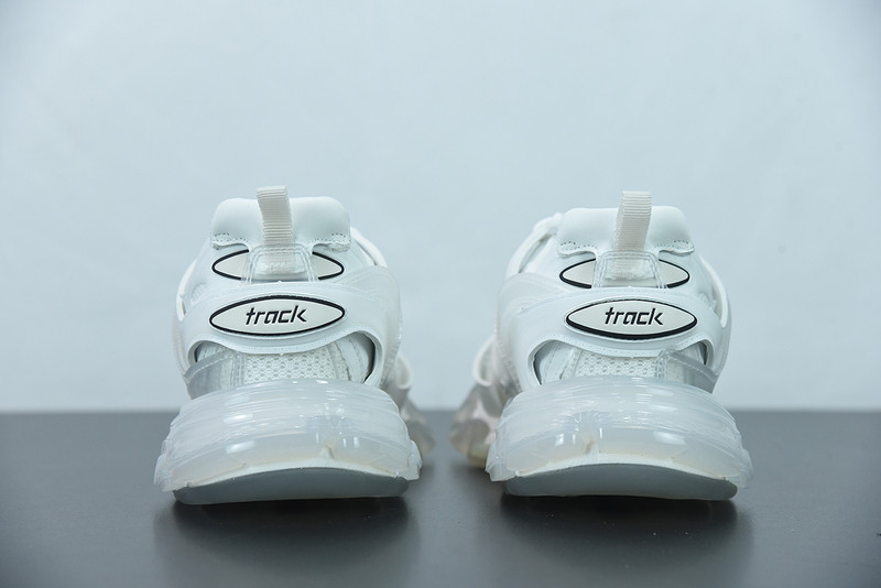 bc track sneaker