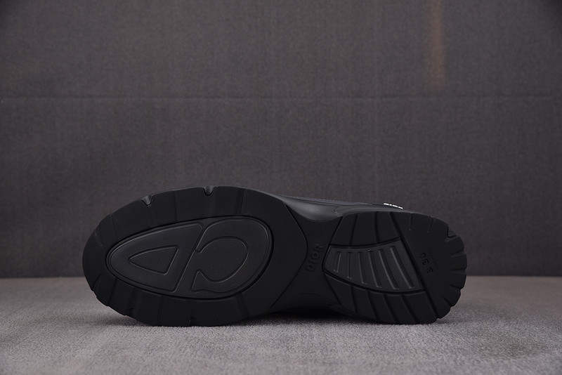 DIO* SNEAKER
