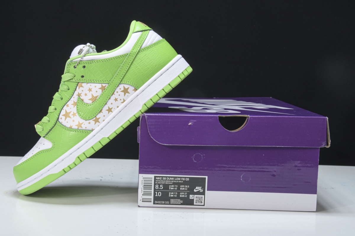 nike sb dunk low S*p*e stars mean green (2021)