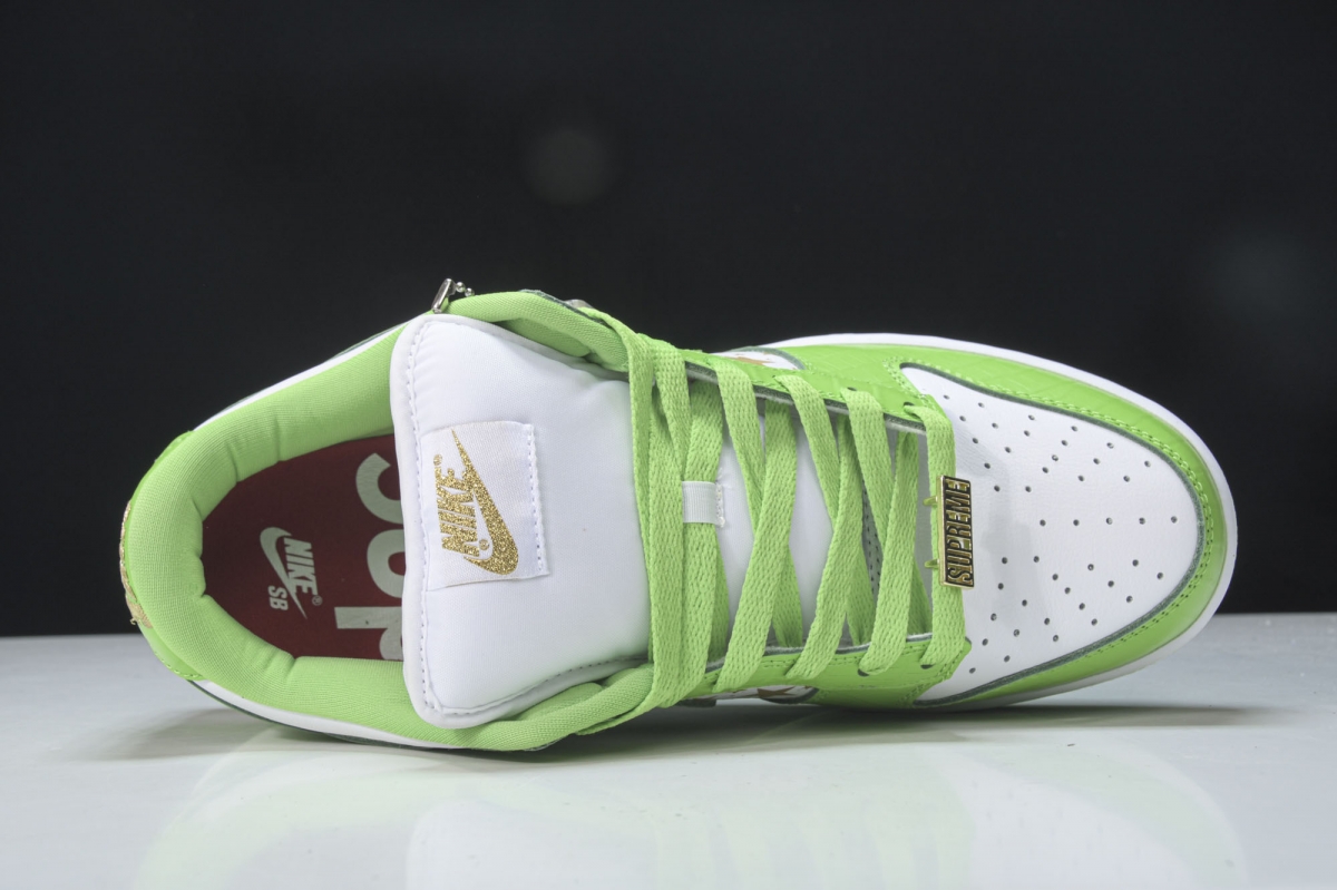 nike sb dunk low S*p*e stars mean green (2021)