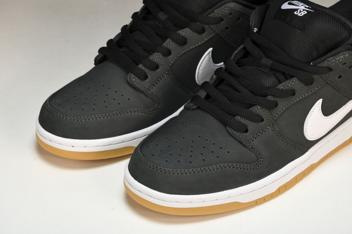 Nike SB Dunk Low Pro Black Gum