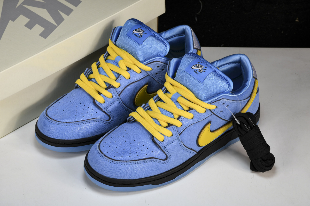 Nike SB Dunk Low x Powerpuff Girls "Bubbles"