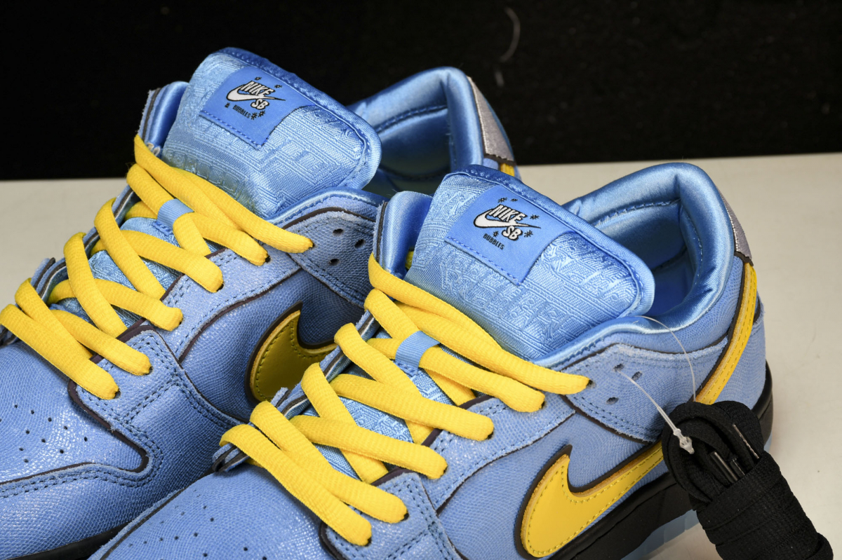 Nike SB Dunk Low x Powerpuff Girls "Bubbles"