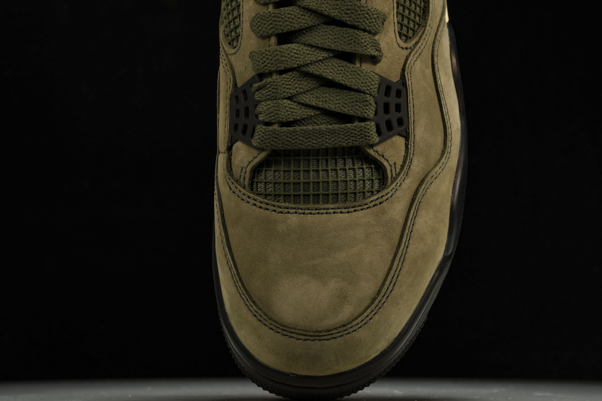 Jordan 4 Retro Undefeated