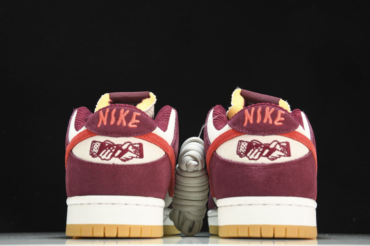 Nike SB Dunk Low Skate Like a Girl